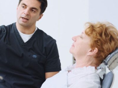 What solutions are there for missing teeth?